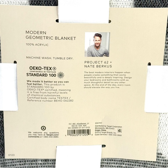 Project 62 X Nate Berkus Gray White Modern Geometric King Size Blanket NWT - Picture 6 of 10